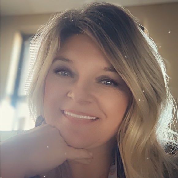 Meet your Posher, January - Picture 1 of 1